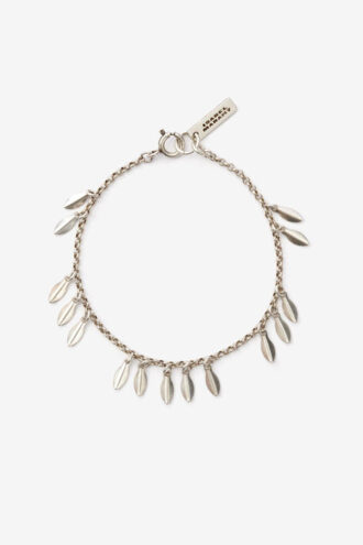 Bracelet en métal brillant avec pendentifs en forme de feuilles