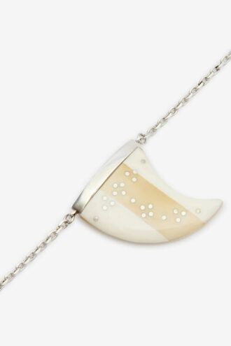 Collier pendentif Ellen en corne de buffle