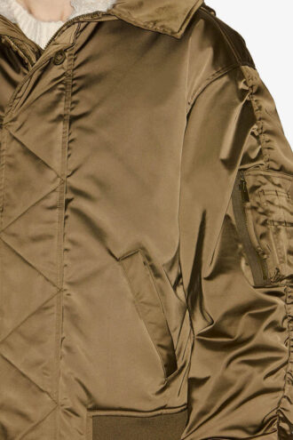 Manteau court matelassé en satin Elroy
