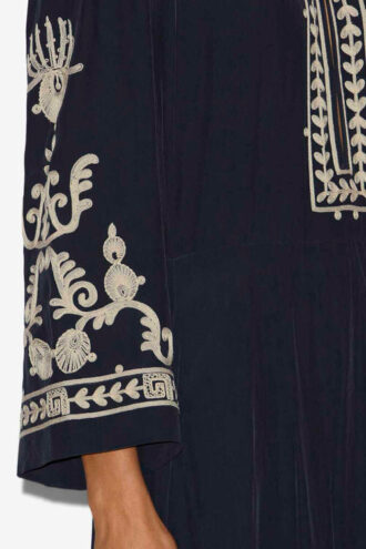 Robe longue en crêpe brodé Feliana