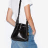 Sac seau en cuir de vachette lisse Silao Sac seau en cuir de vachette lisse Silao